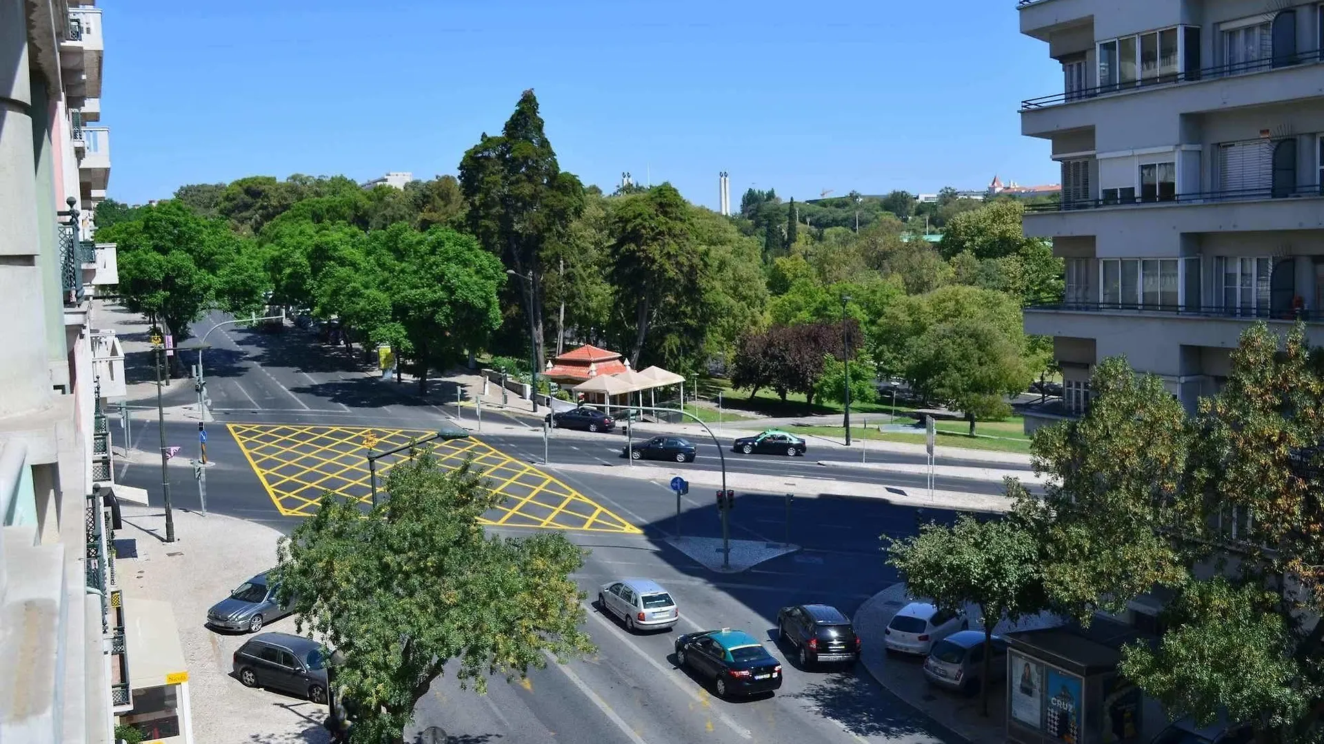 71 Castilho Guest House Lisbon